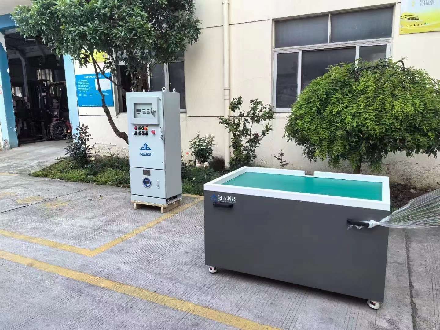 磁力去毛刺機(jī)助力國(guó)產(chǎn)大飛機(jī)金屬零件加工，提升制造業(yè)核心競(jìng)爭(zhēng)力